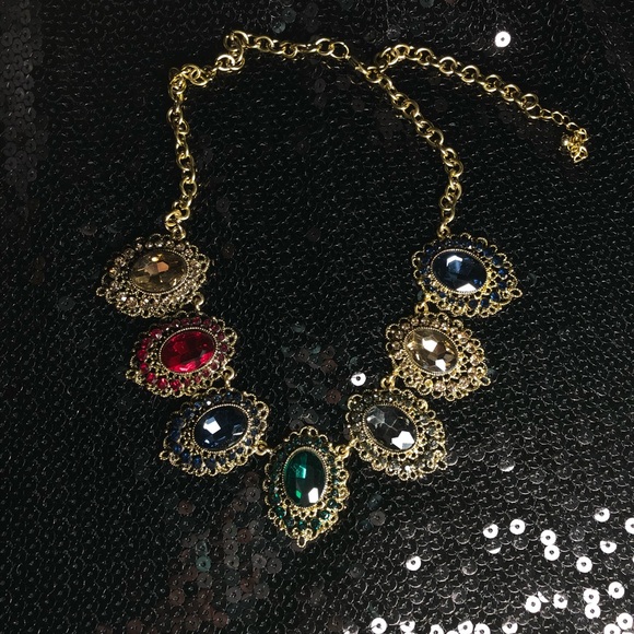 Multi faceted, multi color necklace. - Picture 3 of 5